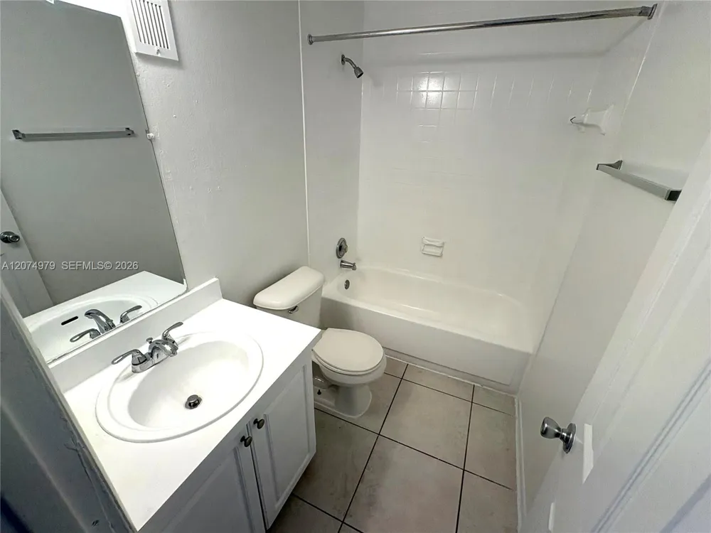 2023 S Semoran Blvd #D Orlando, FL 32822