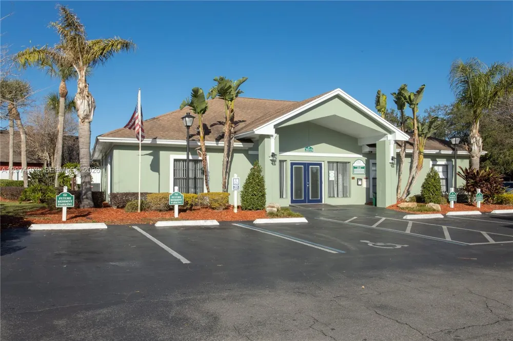 2023 S Semoran Blvd #D Orlando, FL 32822