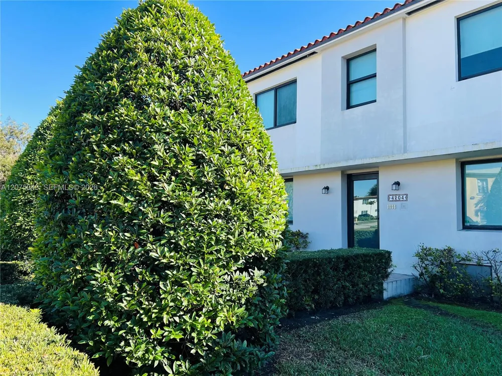 1440 SW 42nd St #2 Miami, FL 33134