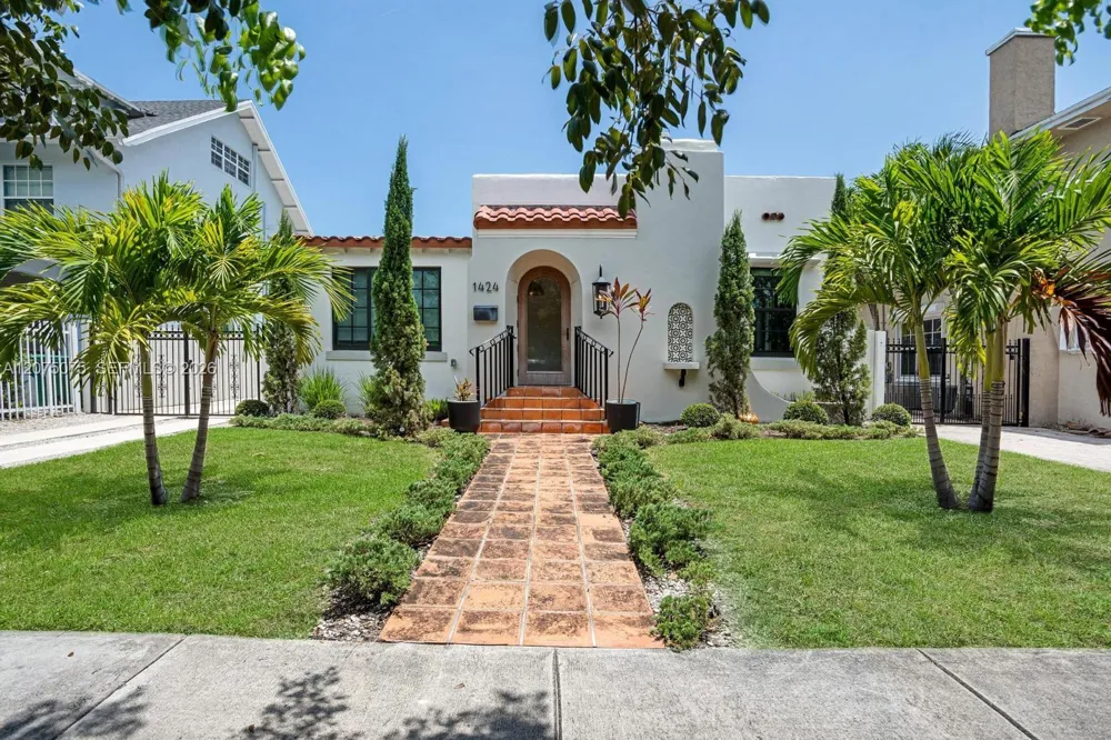 1424 SW 11th St Miami, FL 33135