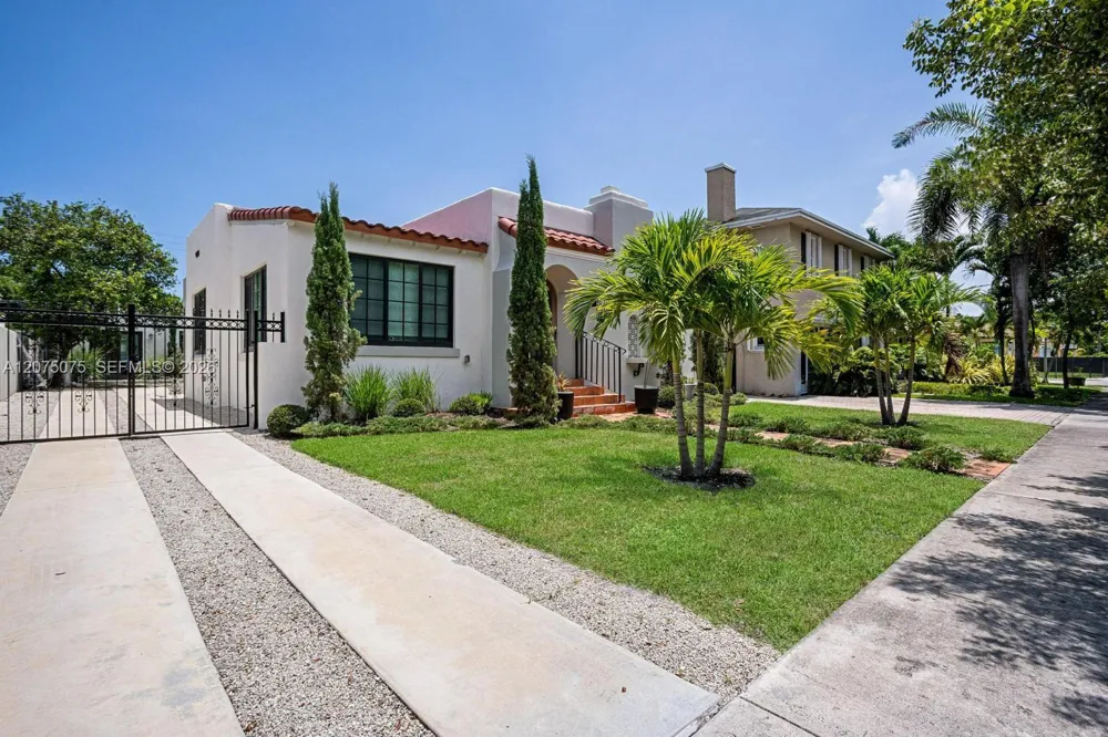 1424 SW 11th St Miami, FL 33135