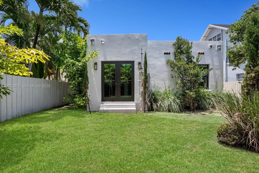 1424 SW 11th St Miami, FL 33135