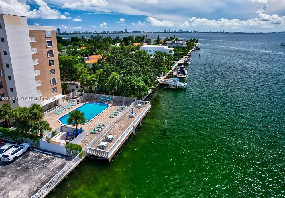 1455 Treasure Dr #PH-H North Bay Village, FL 33141