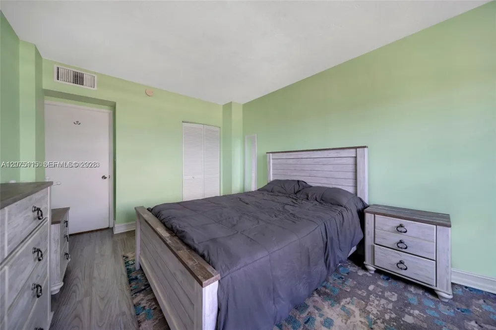 1455 Treasure Dr #PH-H North Bay Village, FL 33141