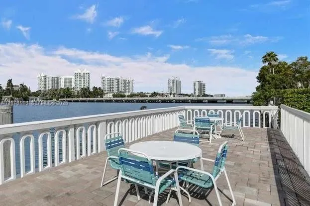 1455 Treasure Dr #PH-H North Bay Village, FL 33141