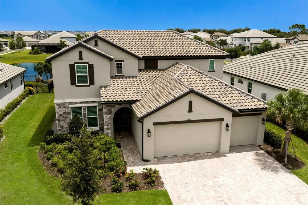 4811 HONEY DEW LANE Bradenton, FL 34211