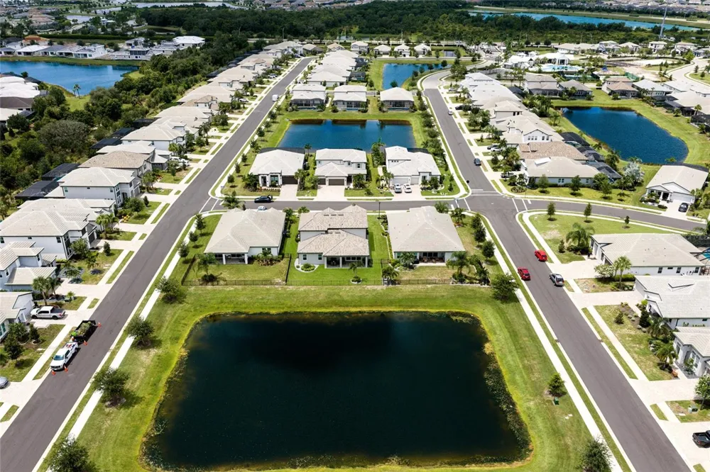 4811 HONEY DEW LANE Bradenton, FL 34211