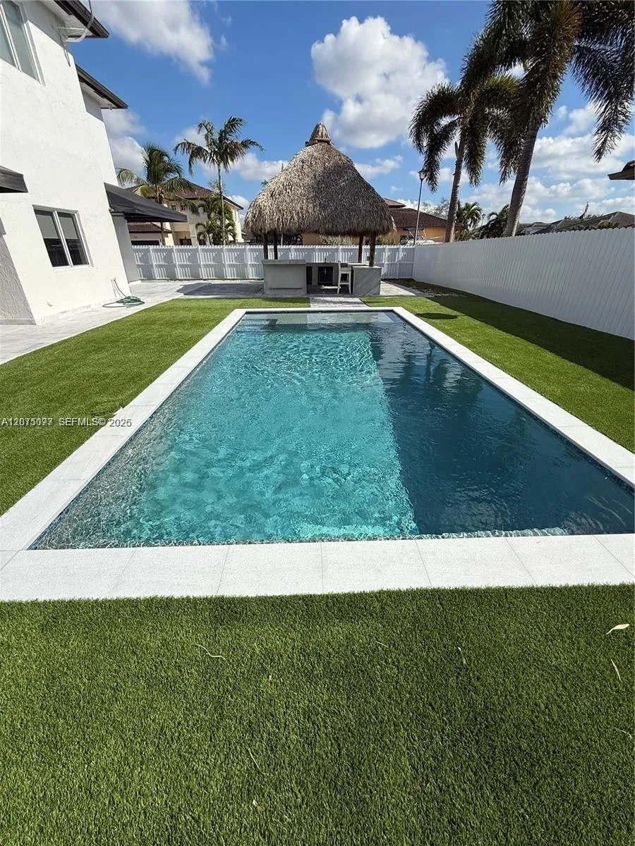 15624 SW 20th St Miami, FL 33185