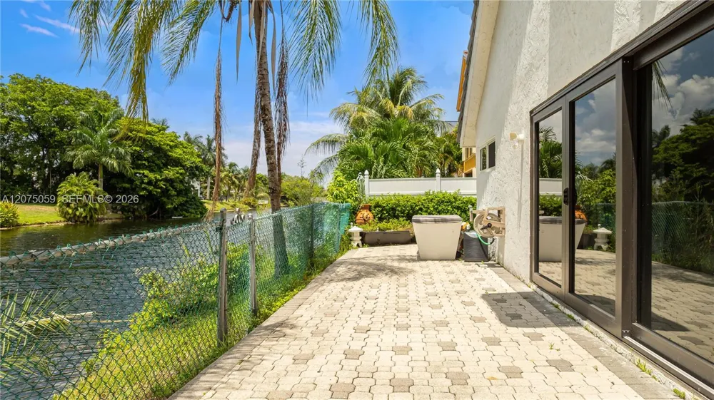 801 Mockingbird Ln Plantation, FL 33324