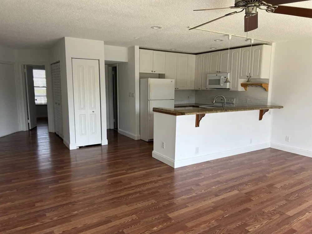342 Southwind Drive #203 North Palm Beach, FL 33408