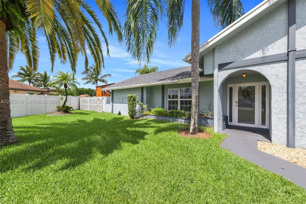 1151 NW 78th Ter #. Plantation, FL 33322