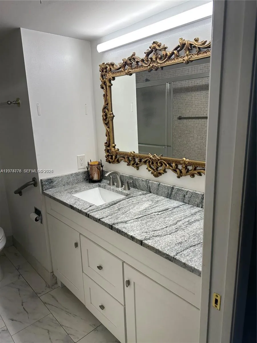 2027 Hythe B #2027 Boca Raton, FL 33434