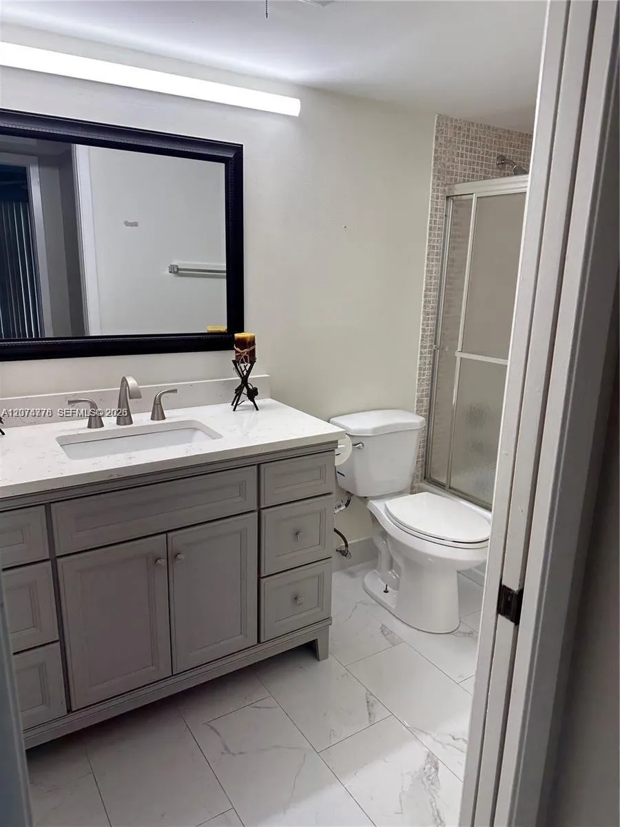 2027 Hythe B #2027 Boca Raton, FL 33434
