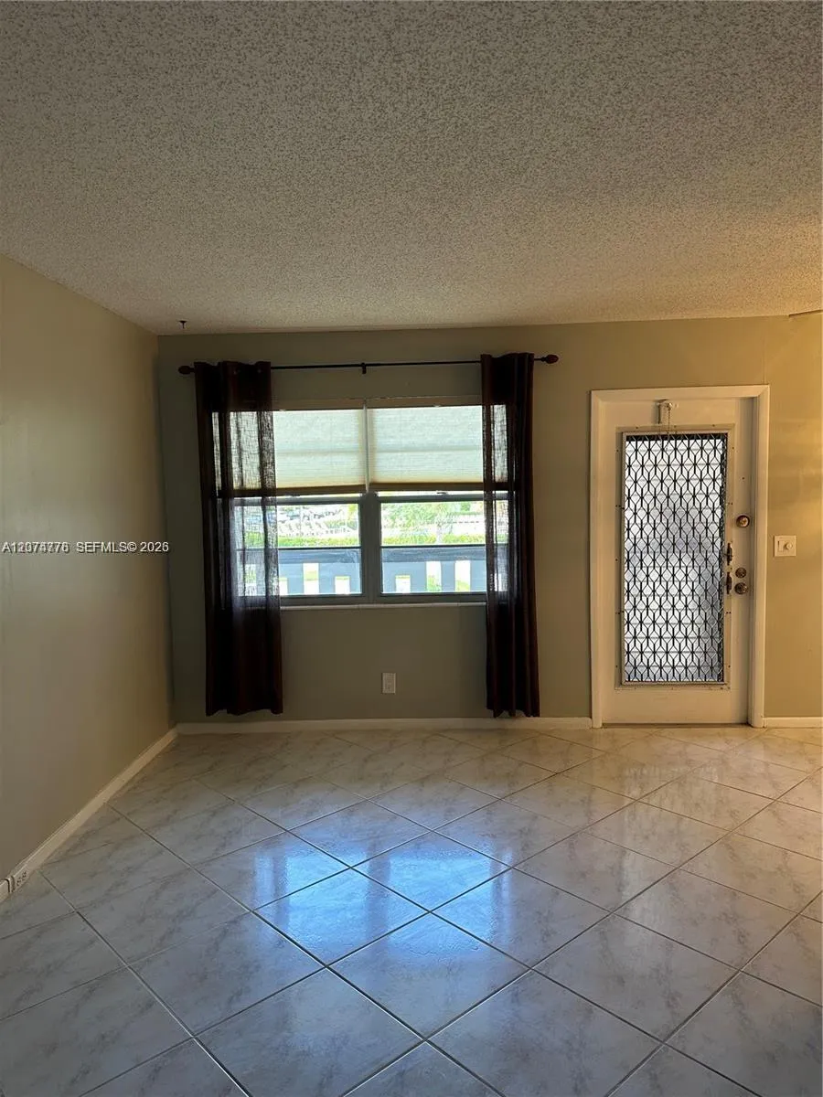 2027 Hythe B #2027 Boca Raton, FL 33434