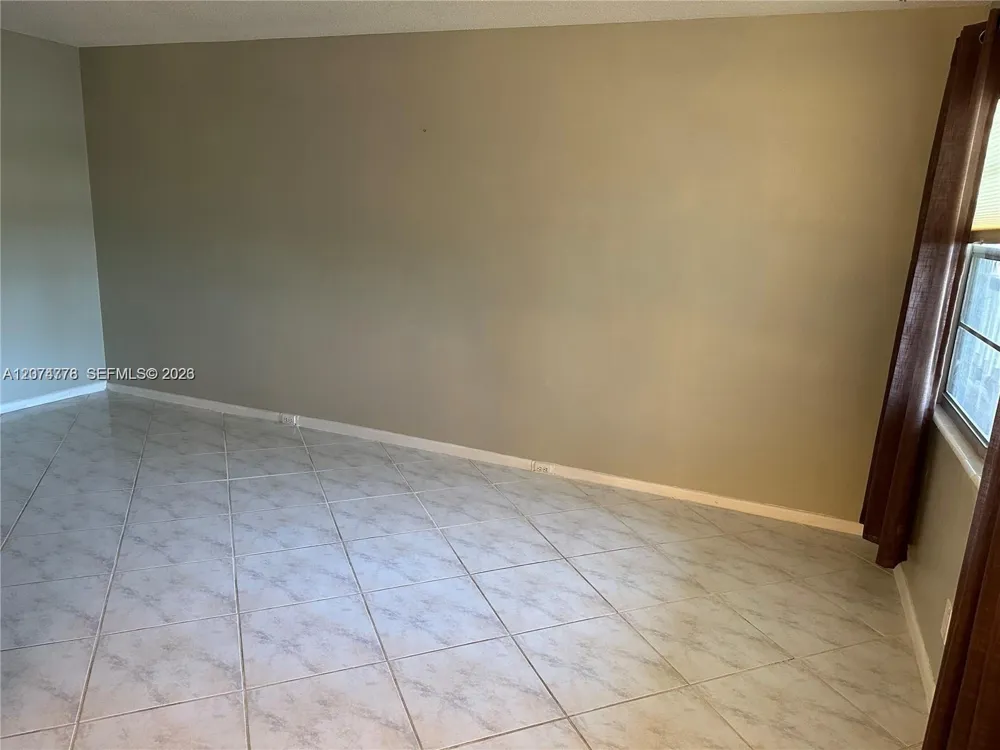 2027 Hythe B #2027 Boca Raton, FL 33434