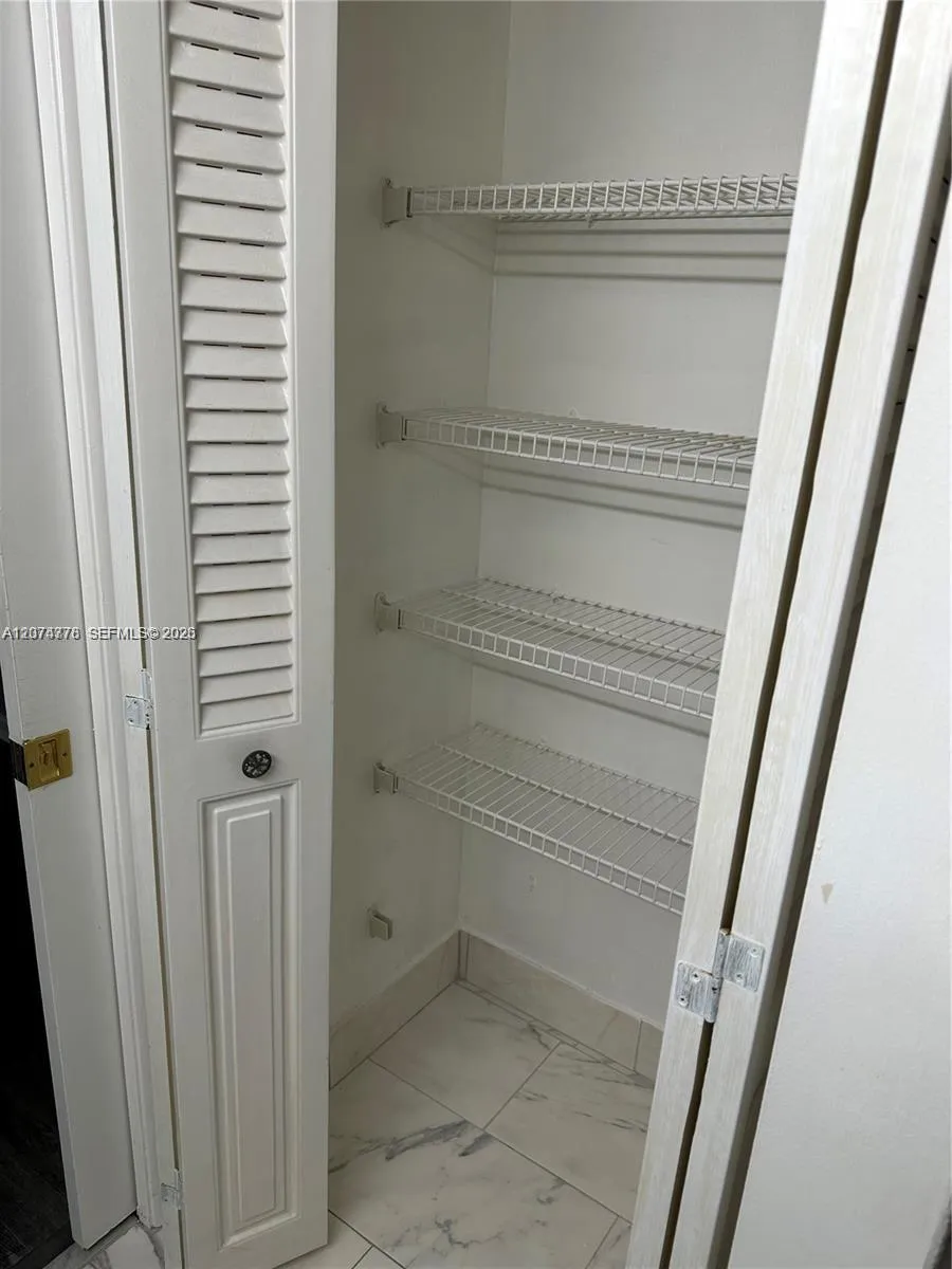 2027 Hythe B #2027 Boca Raton, FL 33434