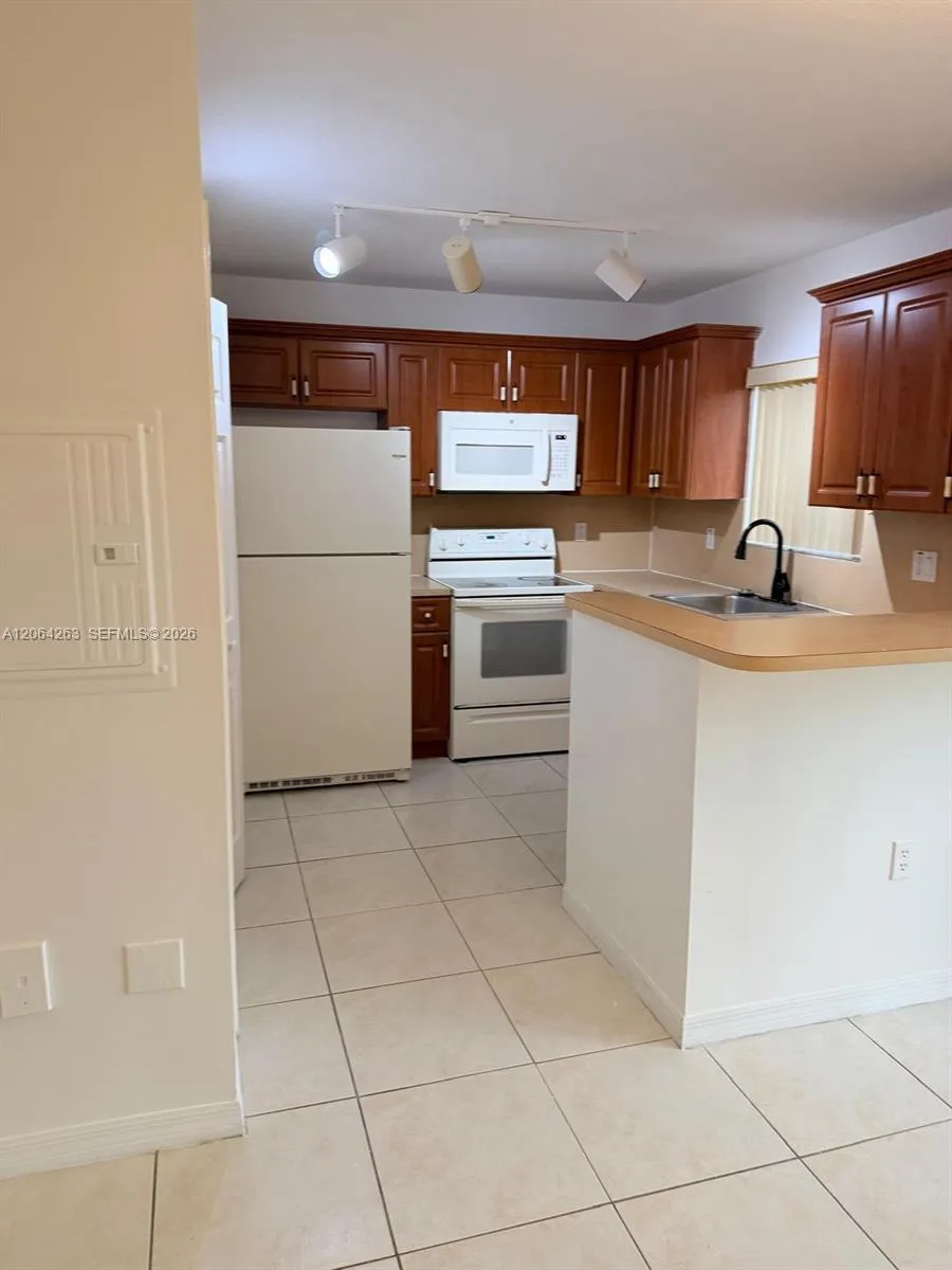 1250 SE 26th St #101 Homestead, FL 33035