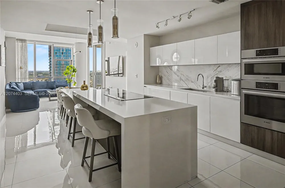 851 NE 1st Ave #3301 Miami, FL 33132
