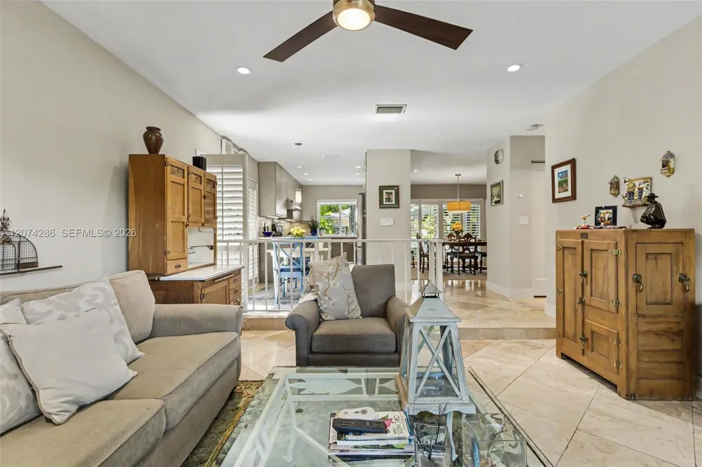 13 Dogwood Rd Hollywood, FL 33021