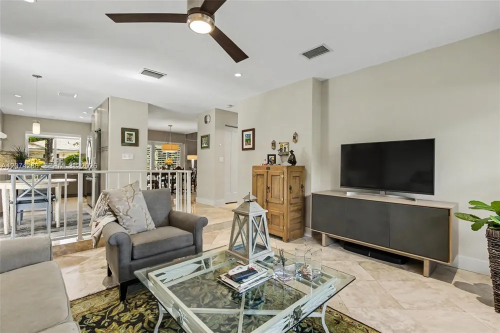 13 Dogwood Rd Hollywood, FL 33021