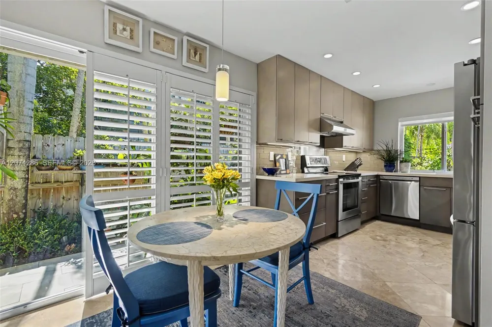 13 Dogwood Rd Hollywood, FL 33021