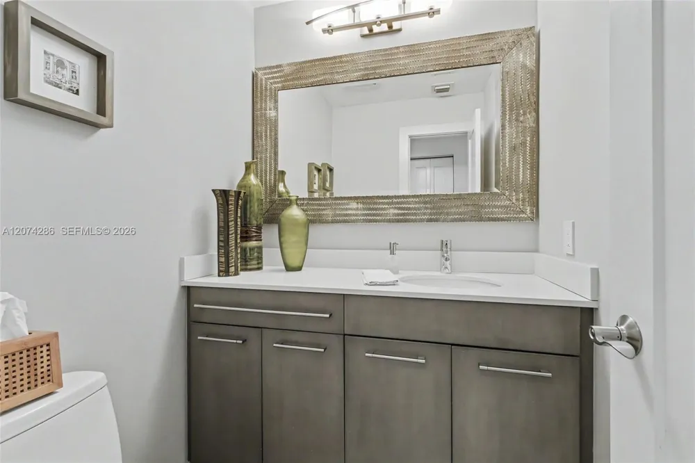 13 Dogwood Rd Hollywood, FL 33021