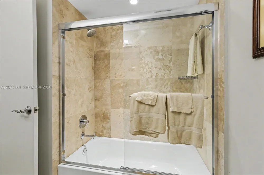 13 Dogwood Rd Hollywood, FL 33021