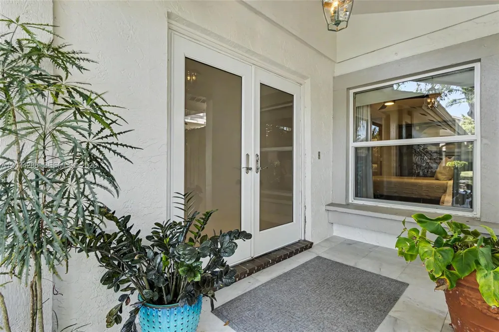 13 Dogwood Rd Hollywood, FL 33021