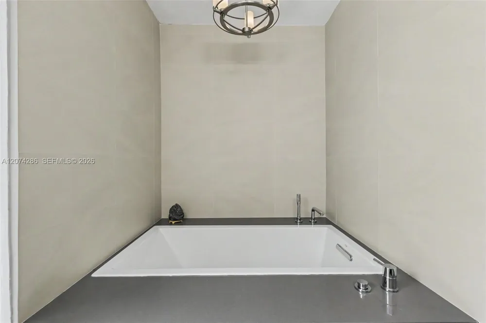 13 Dogwood Rd Hollywood, FL 33021