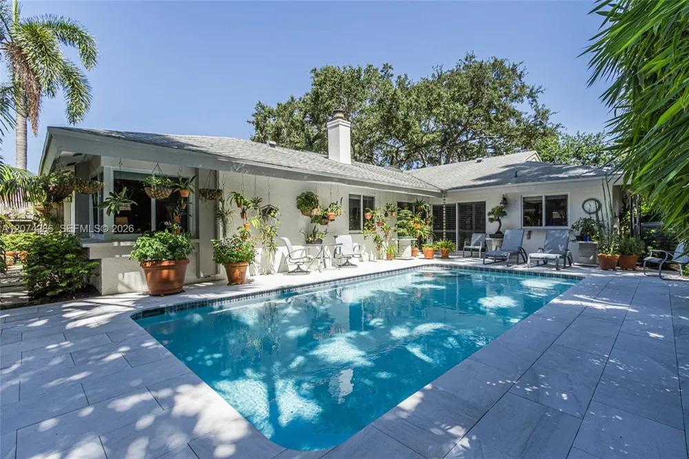 13 Dogwood Rd Hollywood, FL 33021