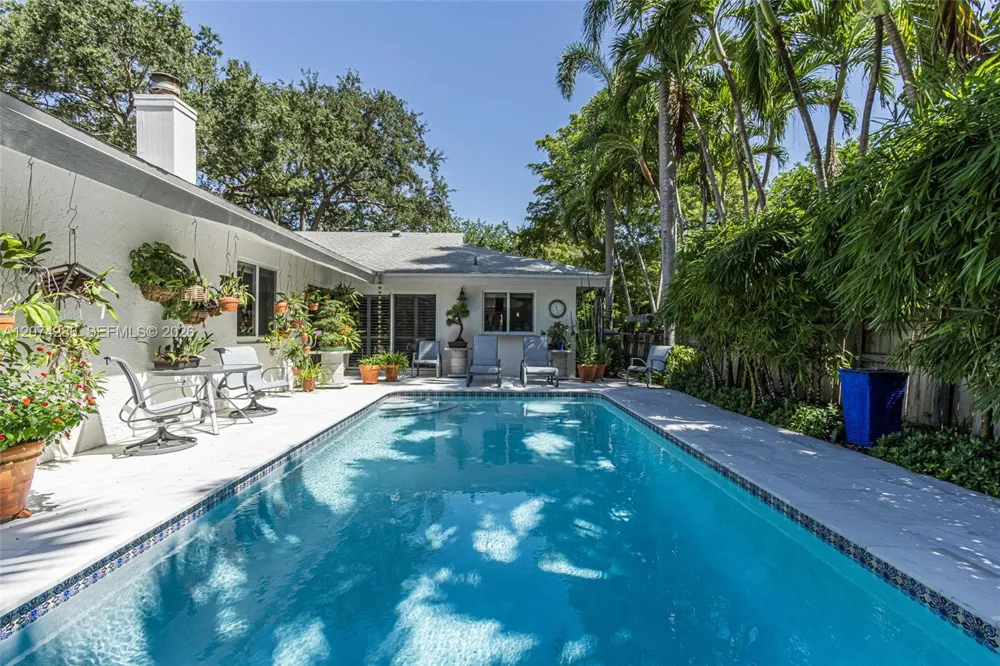 13 Dogwood Rd Hollywood, FL 33021