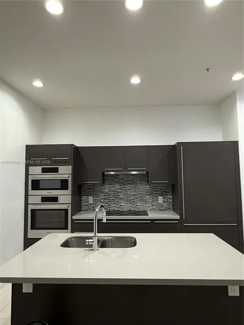 7661 NW 107th Ave #813