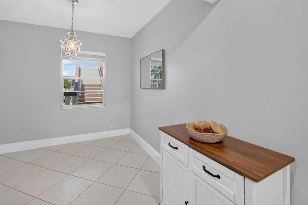 236 Preston Way #f Boca Raton, FL 33434