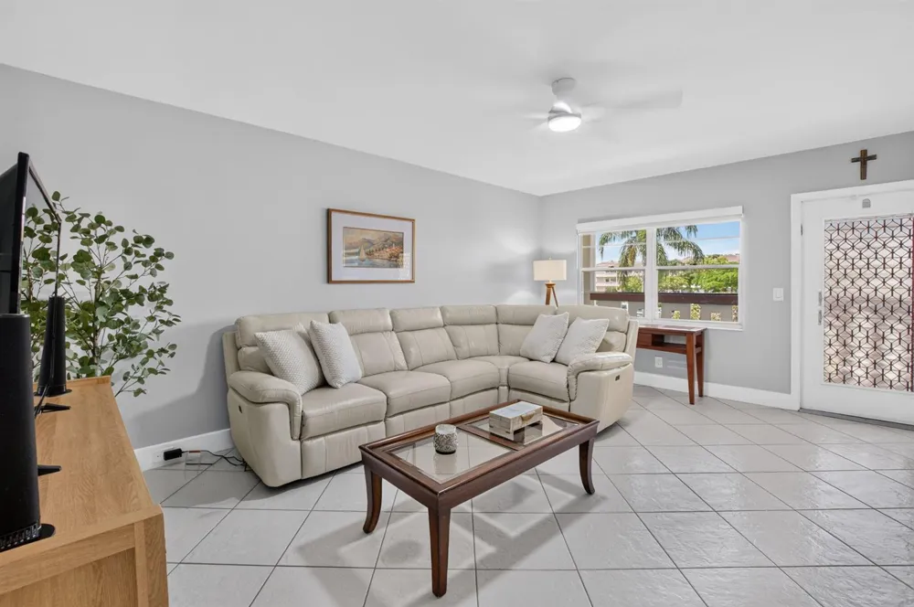 236 Preston Way #f Boca Raton, FL 33434