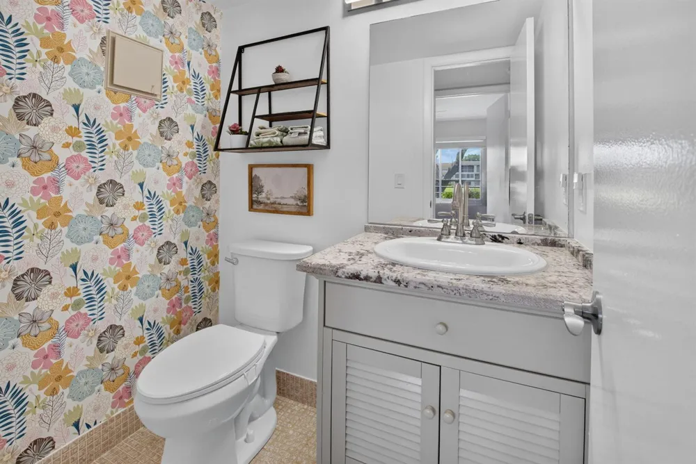236 Preston Way #f Boca Raton, FL 33434