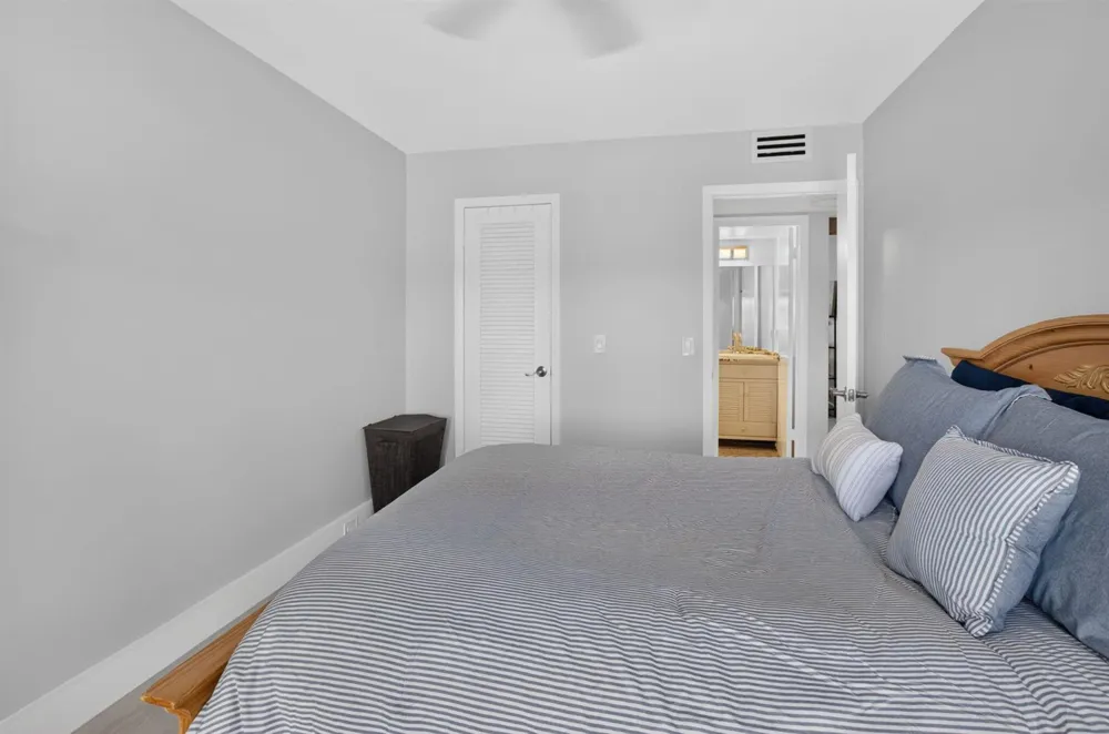 236 Preston Way #f Boca Raton, FL 33434