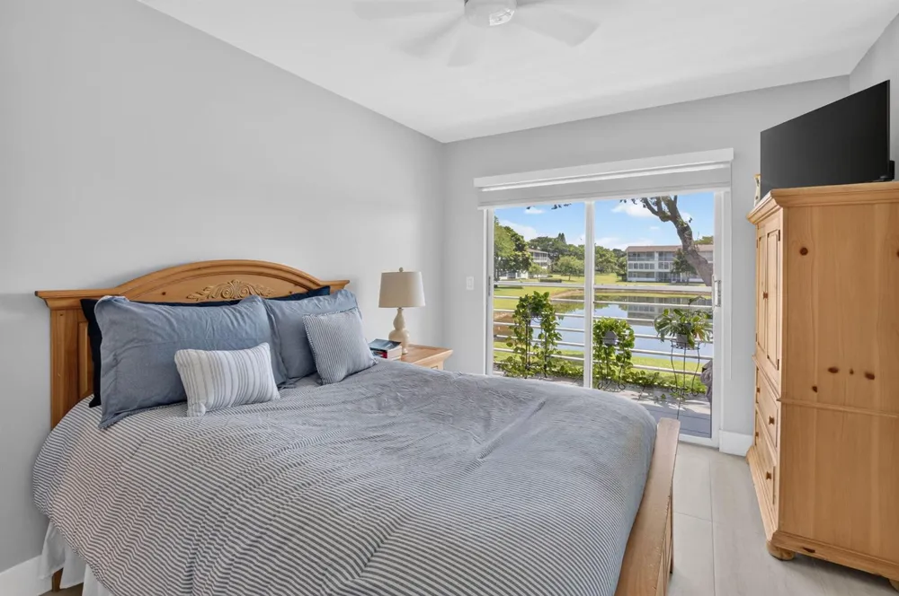 236 Preston Way #f Boca Raton, FL 33434