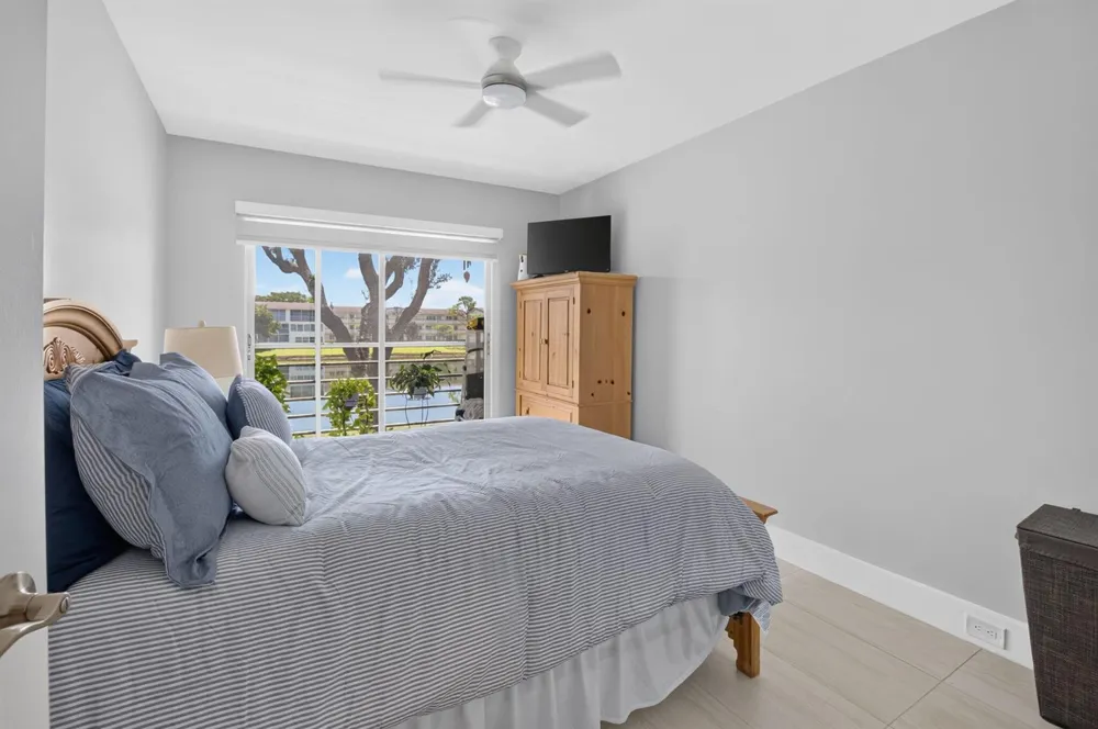 236 Preston Way #f Boca Raton, FL 33434