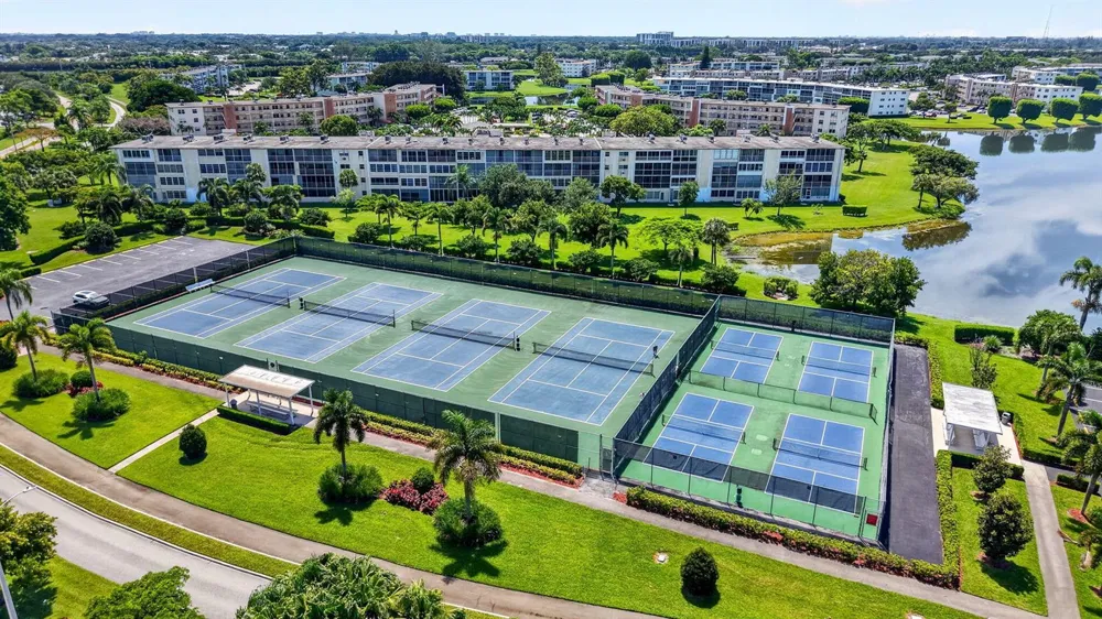 236 Preston Way #f Boca Raton, FL 33434