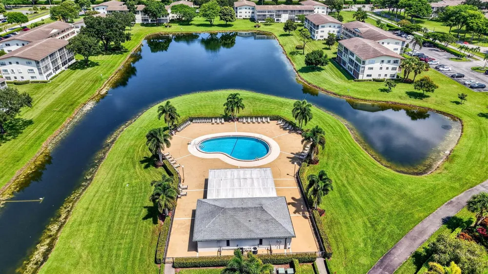 236 Preston Way #f Boca Raton, FL 33434