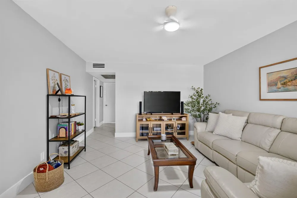 236 Preston Way #f Boca Raton, FL 33434