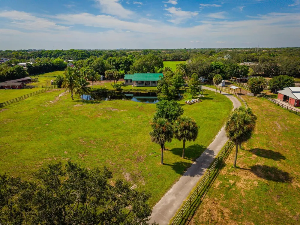 4300 Vinkemulder Road Coconut Creek, FL 33073