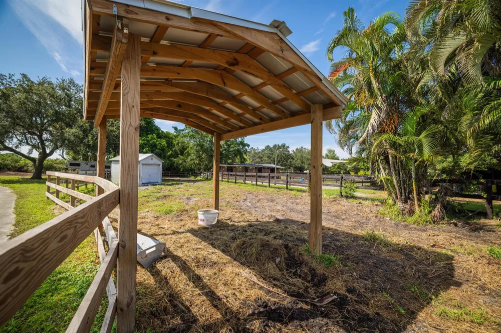 4300 Vinkemulder Road Coconut Creek, FL 33073