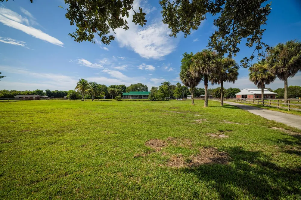 4300 Vinkemulder Road Coconut Creek, FL 33073