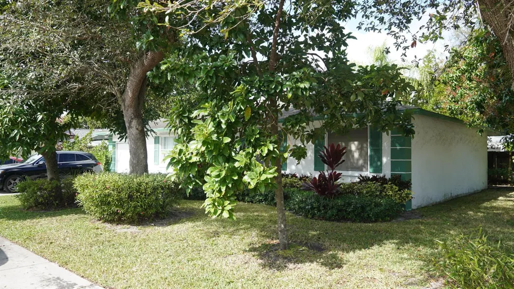 5805 BOSQUE LANE West Palm Beach, FL 33415