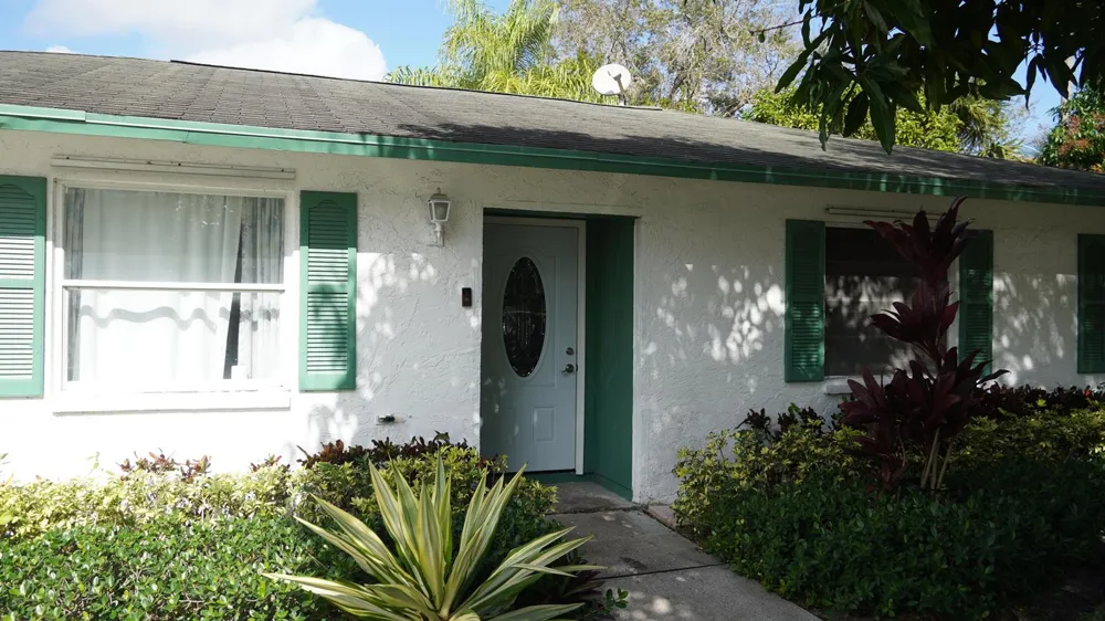 5805 BOSQUE LANE West Palm Beach, FL 33415