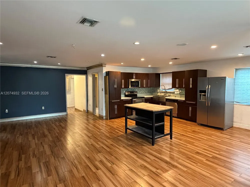56 NW 39th St #56 Miami, FL 33127
