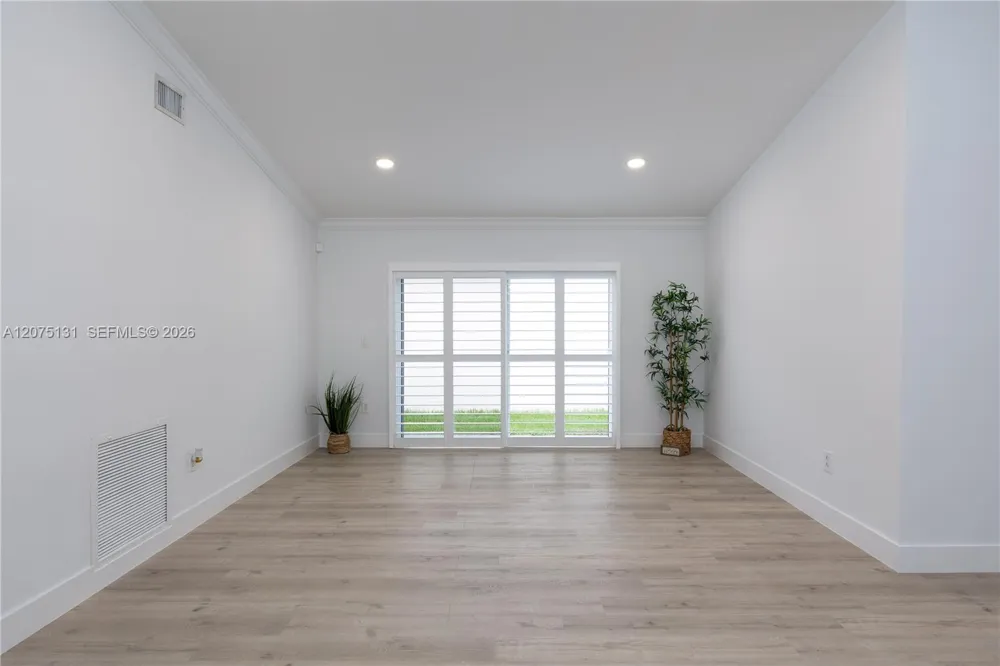 46 Gables Blvd Weston, FL 33326