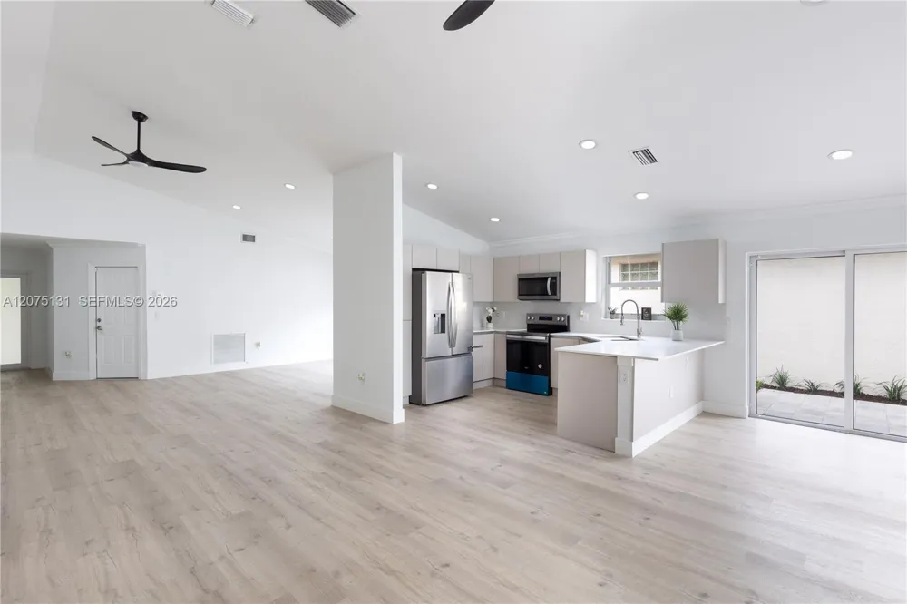 46 Gables Blvd Weston, FL 33326