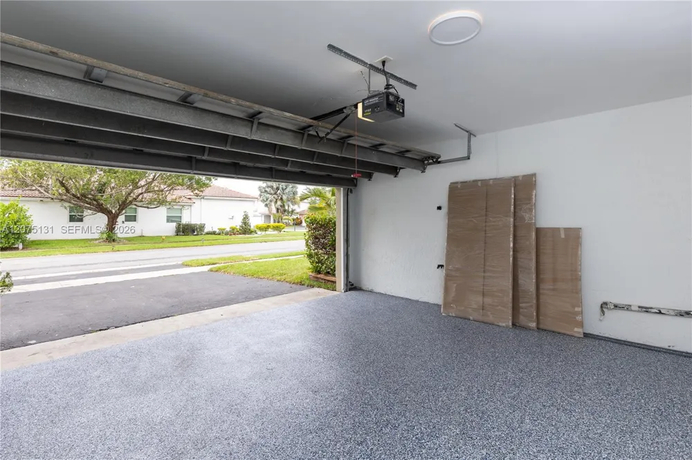 46 Gables Blvd Weston, FL 33326
